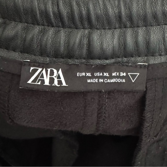 ZARA MAN - FAUX LEATHER CARGO PANTS - Picture 9 of 12